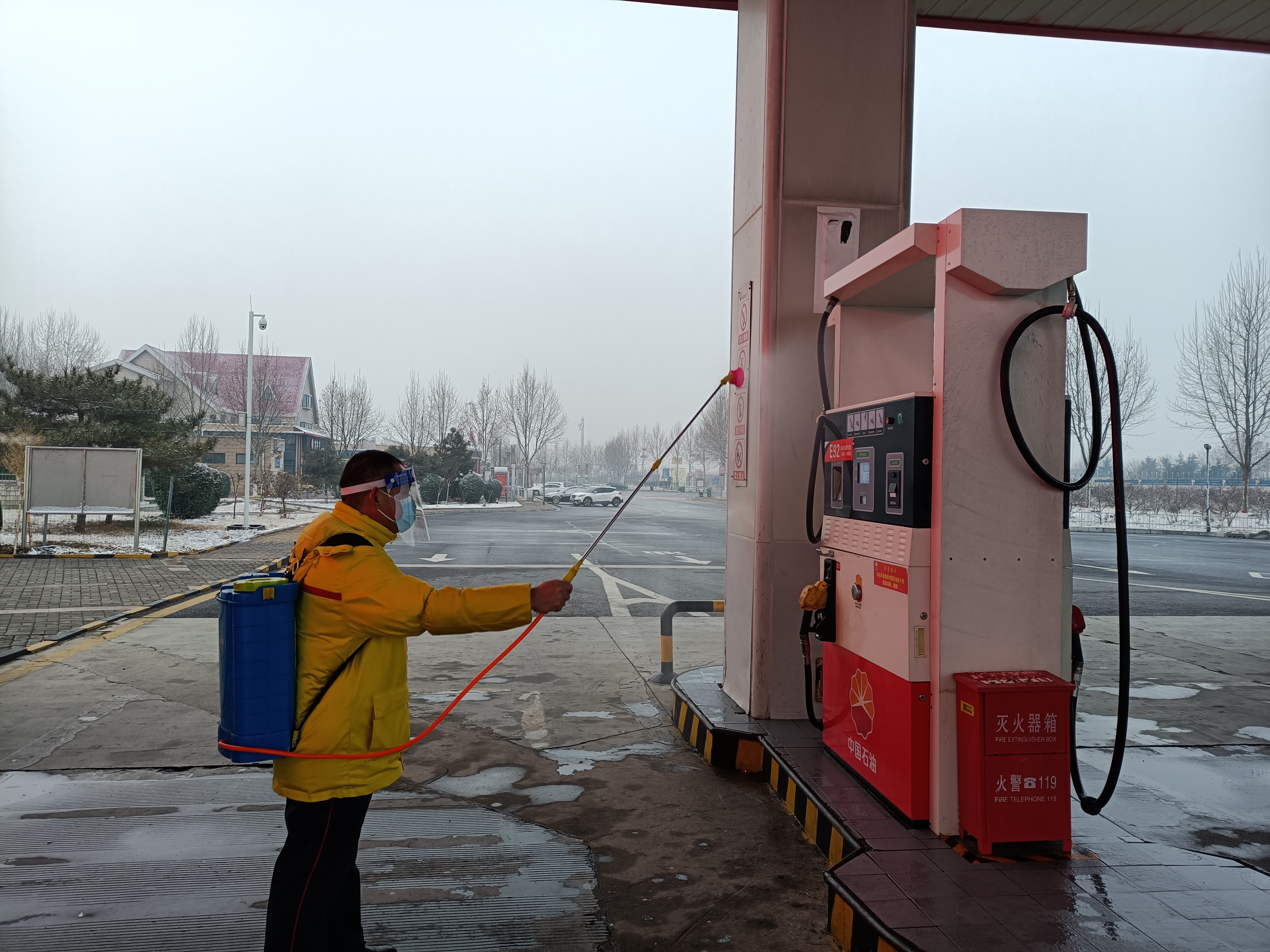 2021.1.5鶴壁加油站，加油機(jī)消毒.jpg