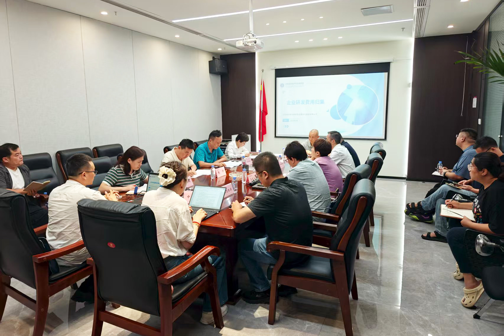 科技創新委員會.jpg